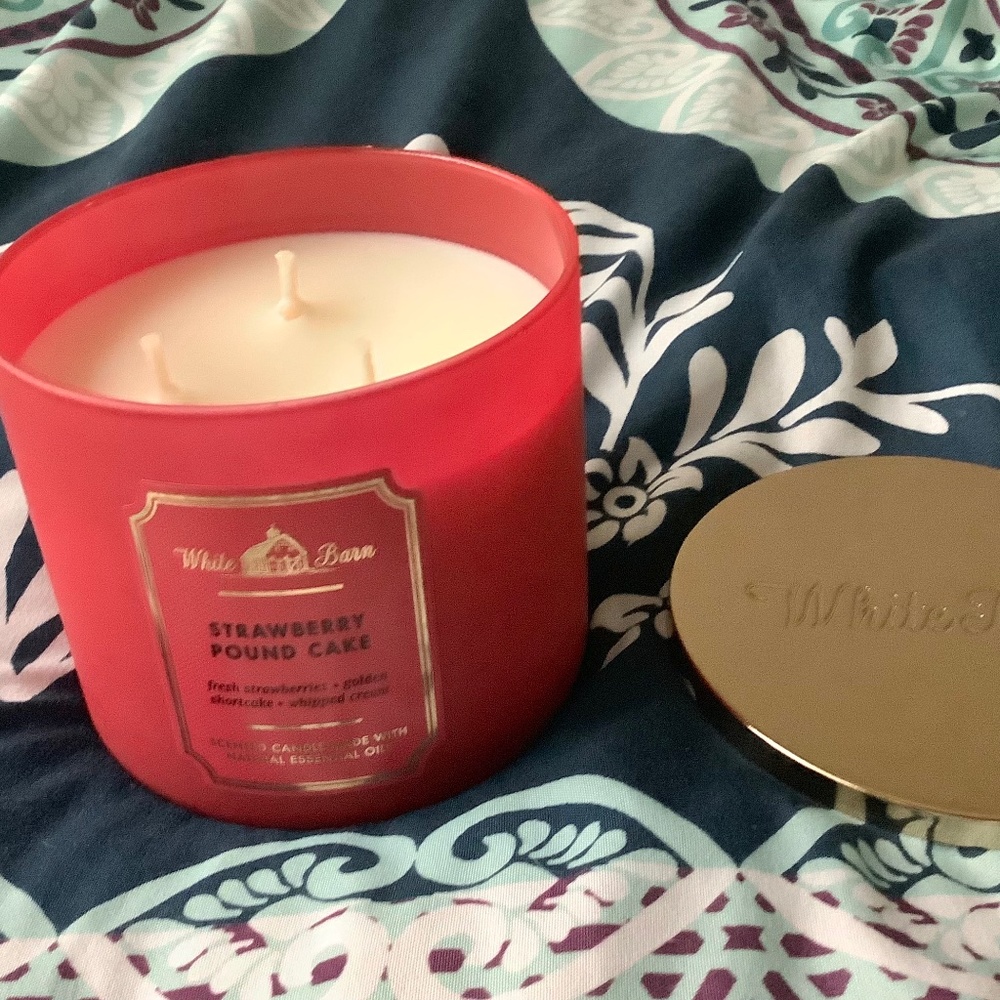 Strawberry Pound Cake Candle